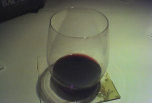 gandrīz tukša glāze