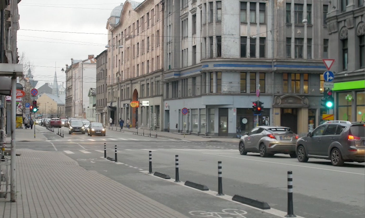 Velo joslas Čaka ielā